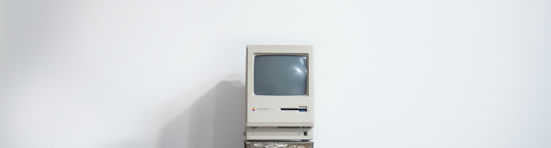 Photograph of a vintage Apple Mac computer by Federica Galli on Unsplash.